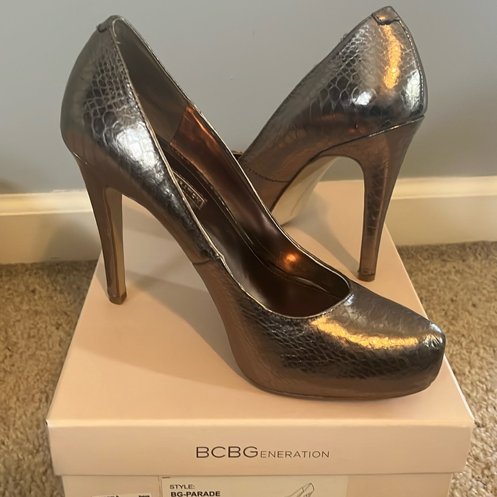 BCBG parade matte bronze metallic snake heels